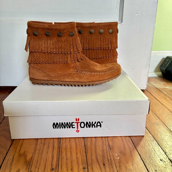 NWOT Minnetonka Brown Suede Moccasins with Fringe - Picture 1 of 11